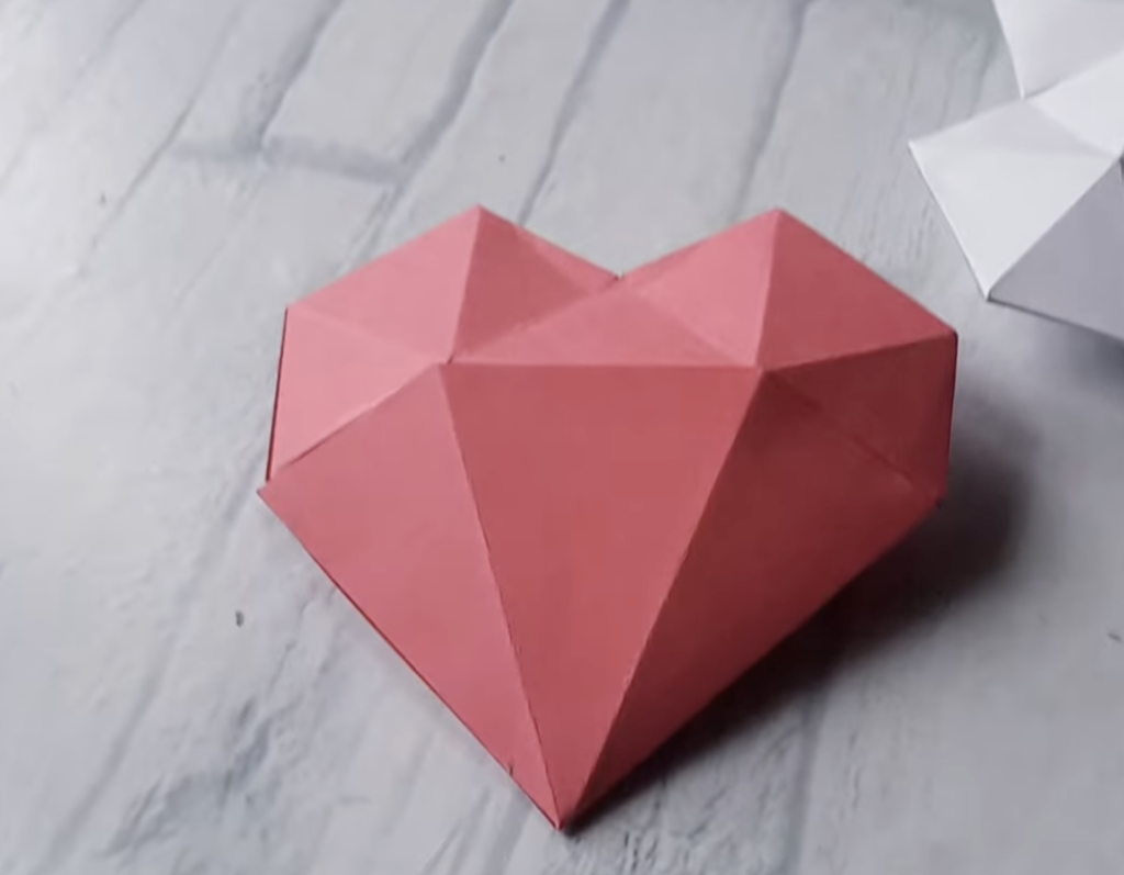 Free low poly heart papercraft template PDF